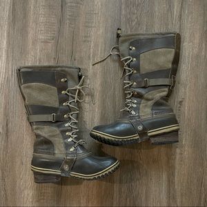 Sorel Conquest Carly Lace Up Winter Boots  - Size 9.5